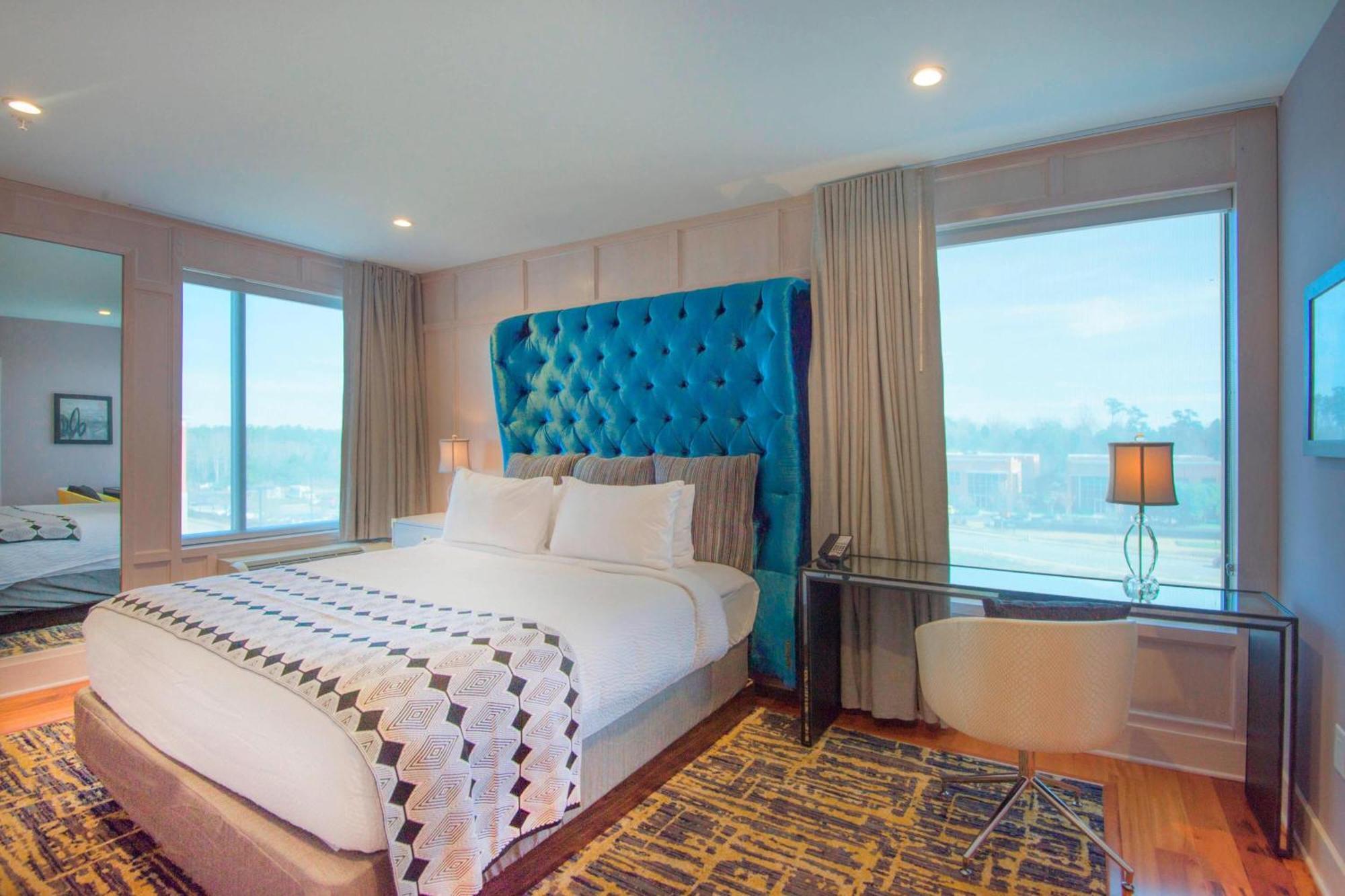 One-Bedroom King Suite