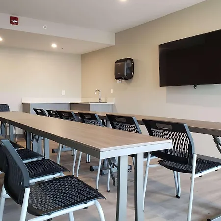 Days Inn By Wyndham Wilmington / University-2